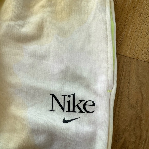 Nike Kids Joggers - Lime and Cream Gradient - Picture 2 of 5